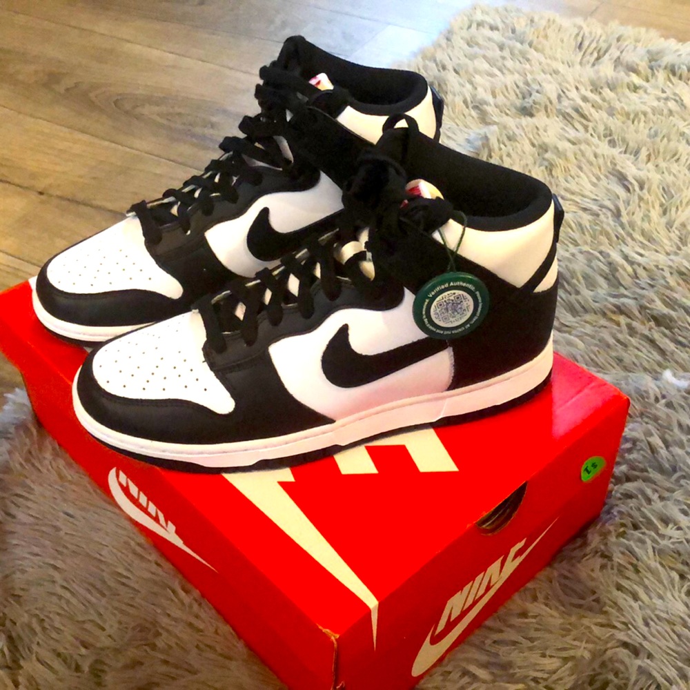 🔥Black and White Nike Dunk High Tops🔥